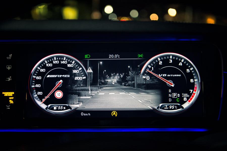  Mercedes-Benz S63 AMG Coupe 2014 года  (UK) (фото 12 из 24)